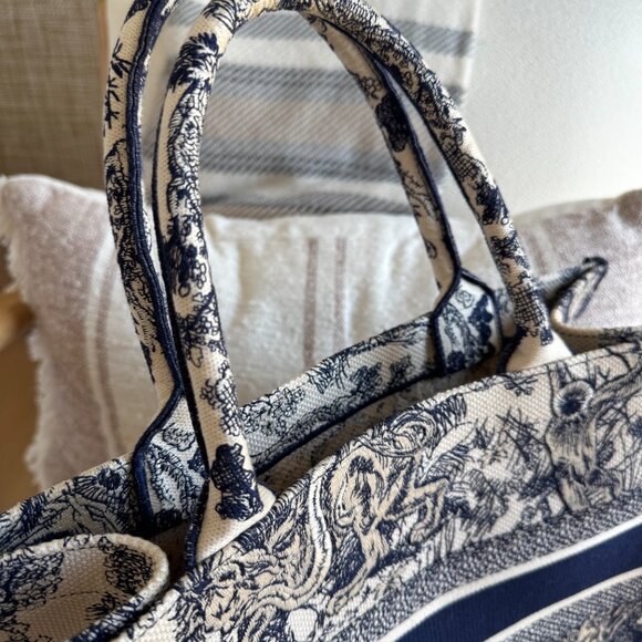 Medium Dior Toile De Jouy Book Tote - Picture 11 of 15